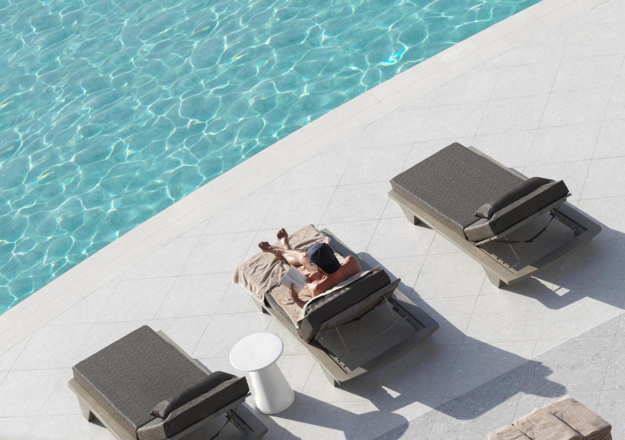 Nautilux Rethymno By Mage Hotels Екстериор снимка A man sunbathing